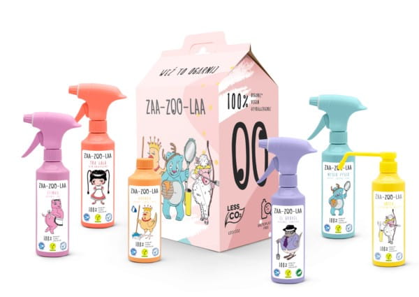 Un ensemble de produits d'entretien ZAA - ZOO - LAA